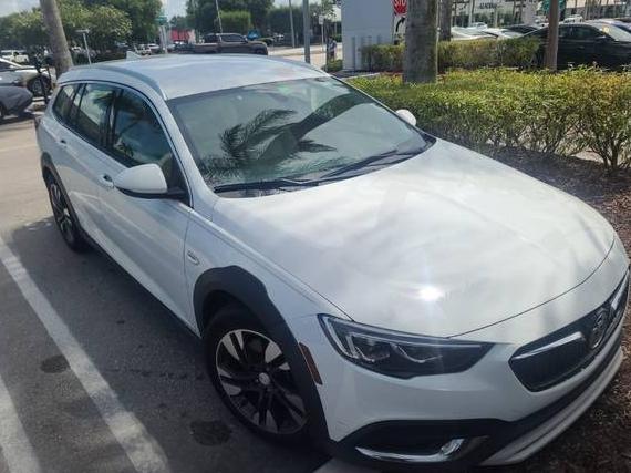 BUICK REGAL TOURX 2018 W04GU8SX2J1152184 image